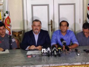 Incêndio em Santos continua e Governo instala gabinete de crise
